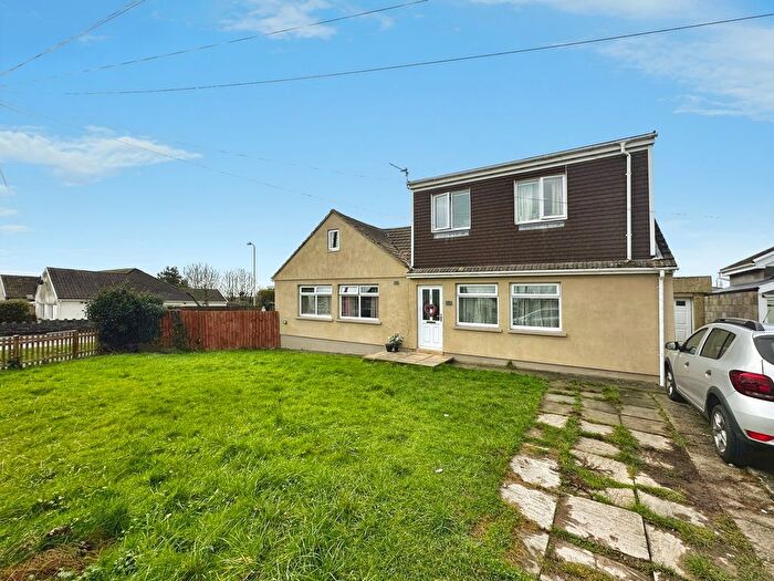 3 Bedroom Semi-Detached Bungalow For Sale In Longfellow Drive, Bridgend, CF31