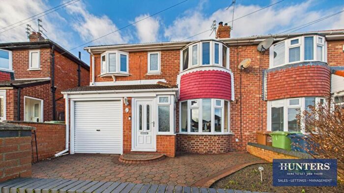 4 Bedroom Semi Detached House For Sale In Grizedale Court, Sunderland, SR6