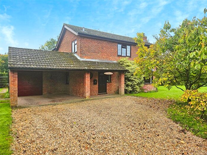 4 Bedroom Detached House For Sale In School Lane, Spooner Row, Wymondham, Norfolk, NR18
