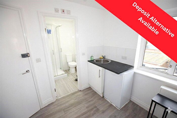 1 Bedroom Apartment To Rent In Collier Row Lane, Romford, RM5