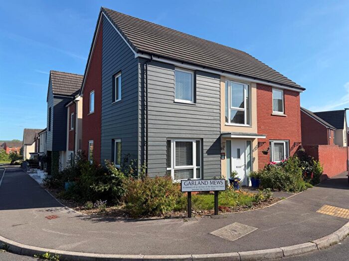 4 Bedroom Detached House For Sale In Garland Mews, Longhedge, Salisbury, SP4