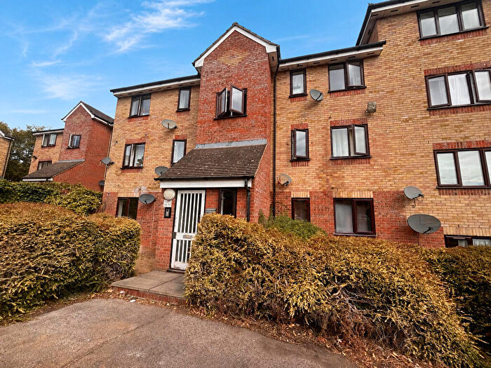2 Bedroom Flat To Rent In Prestatyn Close, Stevenage, SG1