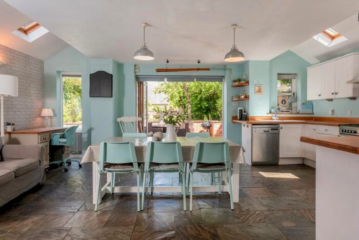 4 Bedroom Semi-Detached House For Sale In Stratford Road, Newbold On Stour, Stratford-upon-Avon, CV37