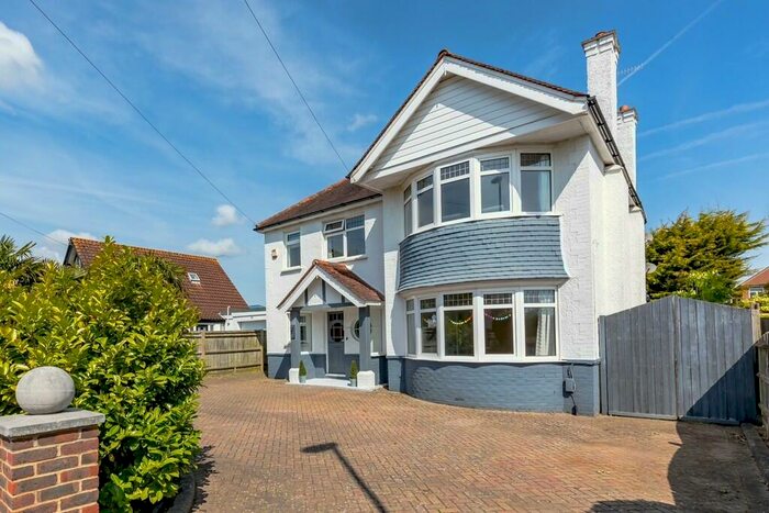 5 Bedroom Detached House To Rent In St. Lawrence Avenue, Worthing, BN14