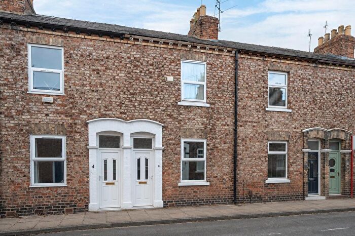 2 Bedroom Terraced House For Sale In Walpole Street, York, YO31