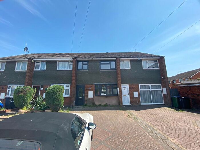 3 Bedroom House To Rent In Reddal Hill Road, Cradley Heath, B64