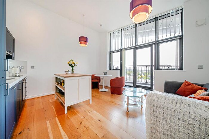 2 Bedroom Flat For Sale In Broad Weir, City Centre, BS1