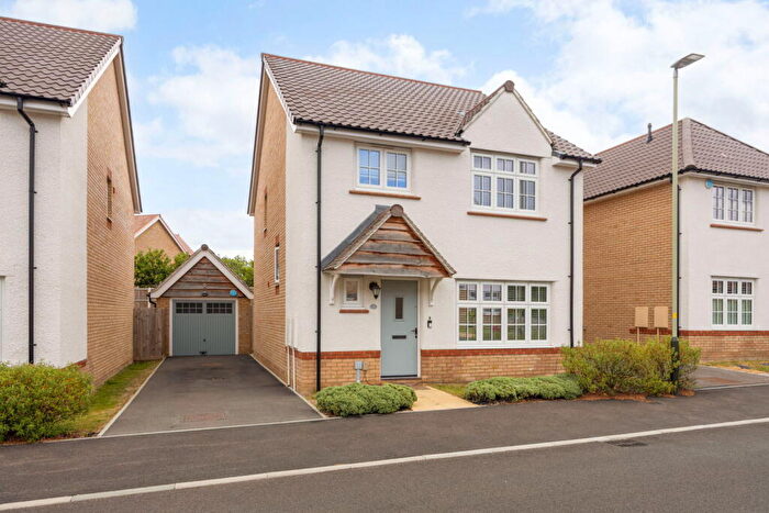 4 Bedroom Detached House For Sale In Burnet Drive, Leckhampton, Cheltenham, GL53