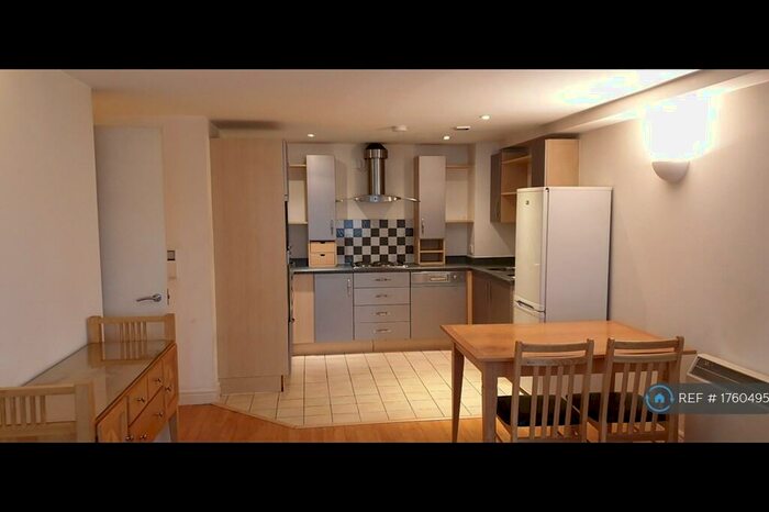 2 Bedroom Flat To Rent In Whitworth Street West, Manchester, M1