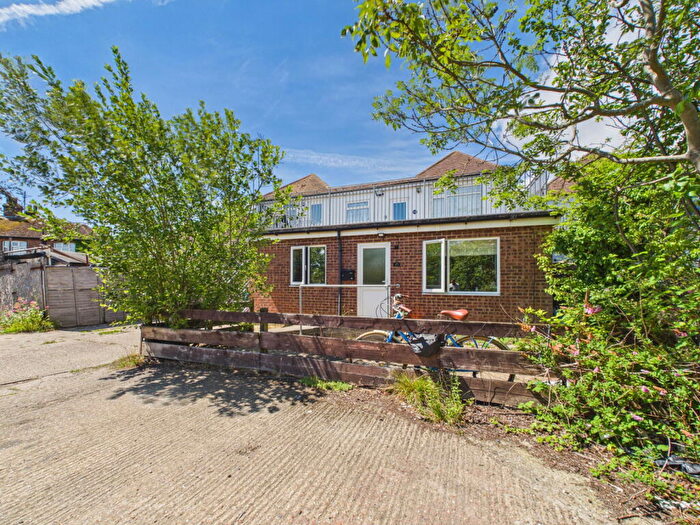 2 Bedroom Flat For Sale In Herne Bay Road, Whitstable, CT5