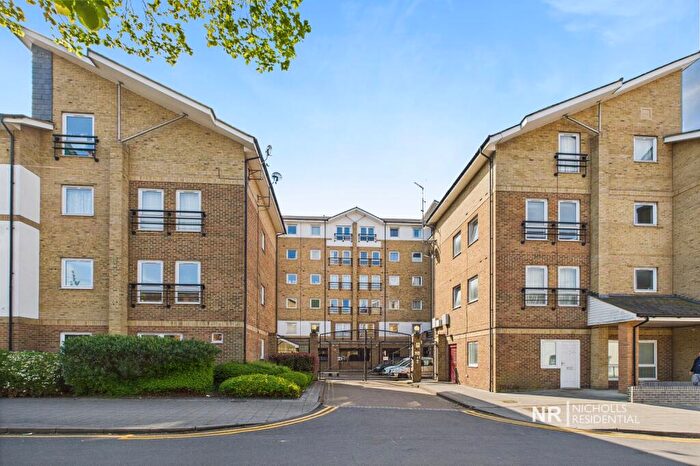 2 Bedroom Flat To Rent In Melbourne Road, Wallington, Surrey., SM6