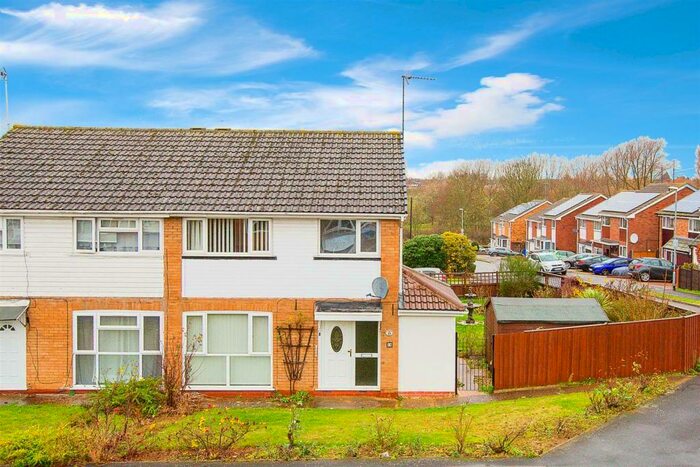 3 Bedroom Semi-Detached House To Rent In St. Johns Road, Kettering, NN15