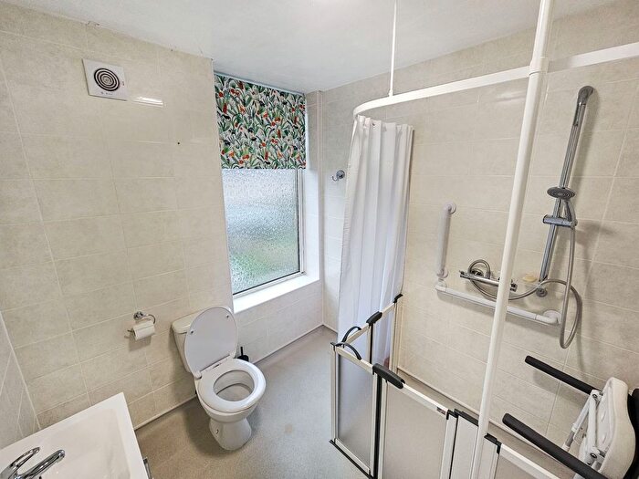 1 Bedroom Terraced House To Rent In Park Street, Batley, WF17