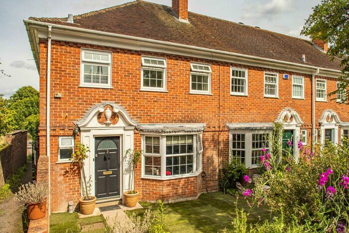 3 Bedroom Semi-Detached House To Rent In Pound Cottages, Streatley On Thames, RG8
