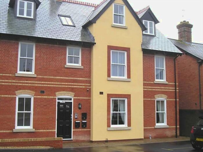 2 Bedroom Flat To Rent In Salisbury Road, Blandford Forum, DT11