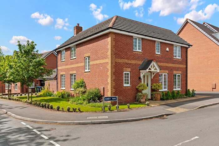 3 Bedroom Detached House For Sale In Amey Way, Warwick, CV34