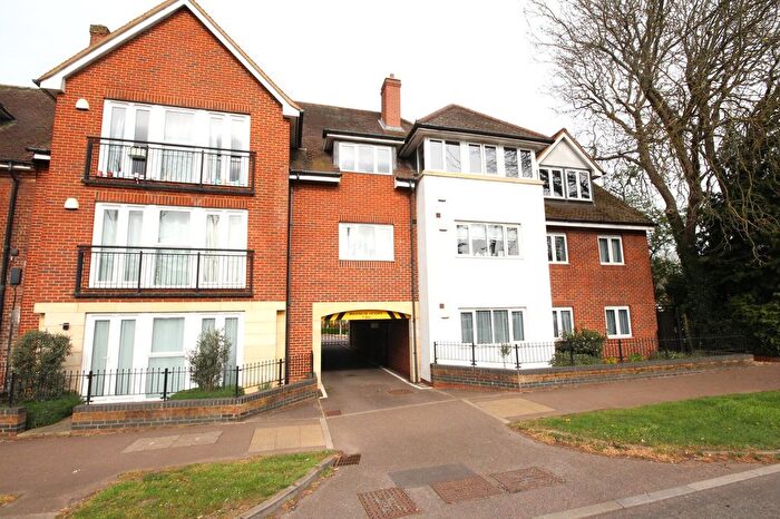 2 Bedroom Flat For Sale In Pix Brook Court, Norton Way North, Letchworth Garden City, SG6