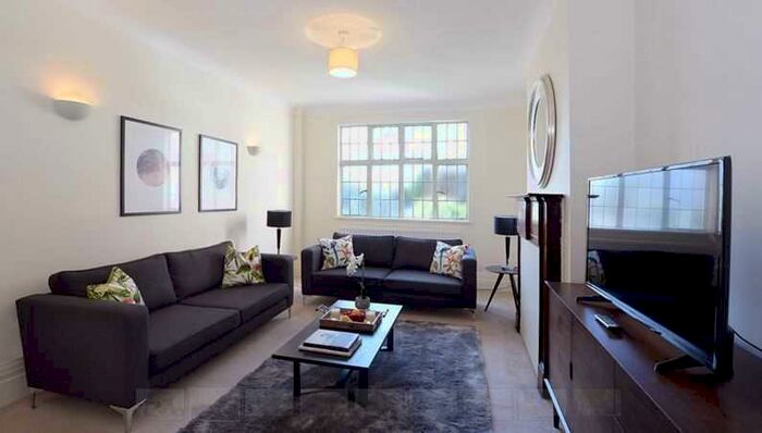 5 Bedroom Apartment To Rent In Park Road, London, NW8