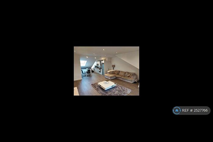 2 Bedroom Flat To Rent In Haydock Close, Hornchurch, RM12
