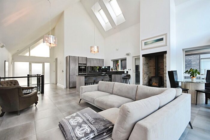 4 Bedroom Detached House For Sale In Lower Wimbush Road, Little Waltham, Chelmsford, CM3