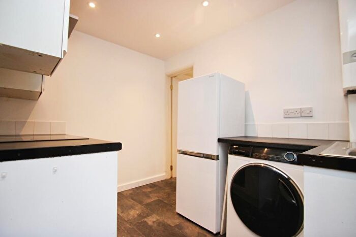 1 Bedroom Flat To Rent In North Street - Southville, BS3