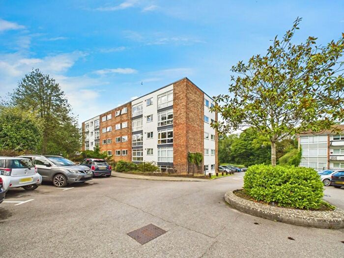 2 Bedroom Apartment For Sale In Paddockhall Road, Haywards Heath, RH16