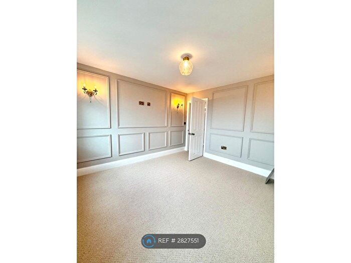 1 Bedroom Flat To Rent In Esplanade, Scarborough, YO11