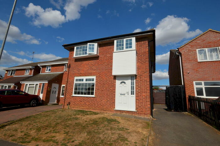 4 Bedroom Detached House To Rent In Walsingham Avenue, Kettering, NN15