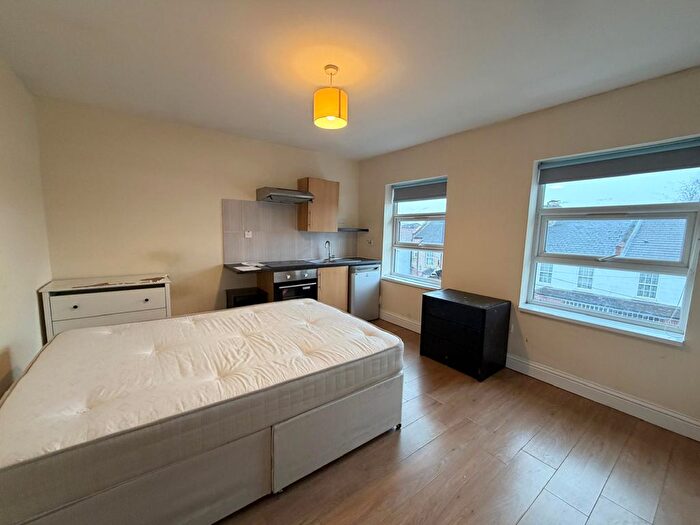 1 Bedroom Studio To Rent In Heath Road, Hounslow, TW3