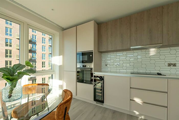 2 Bedroom Apartment To Rent In Astell Road, London, SE3