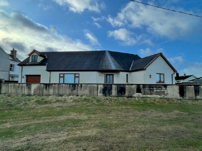 2 Bedroom Detached House For Sale In Carreg Sawdde, Llangadog, Carmarthenshire., SA19