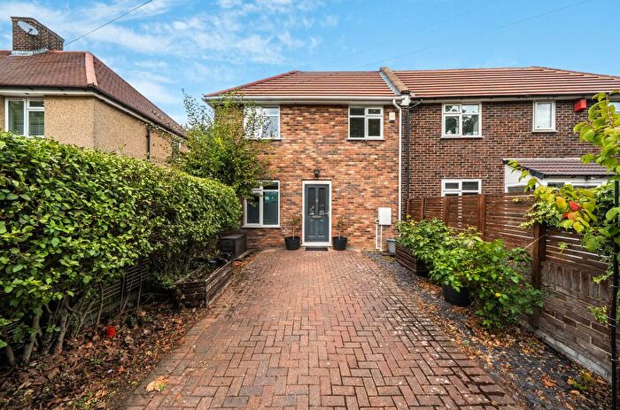 2 Bedroom End Terrace House For Sale In Rochester Way, Kidbrooke, London, SE3