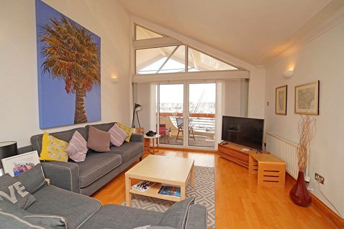 2 Bedroom Apartment To Rent In Sonata House, Lock Approach, Port Solent, PO6