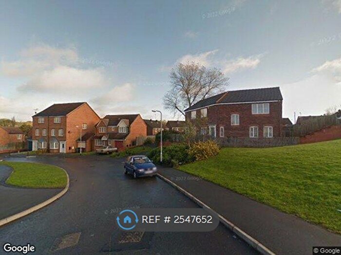 4 Bedroom Semi-Detached House To Rent In Lowry Close, Corby, NN18