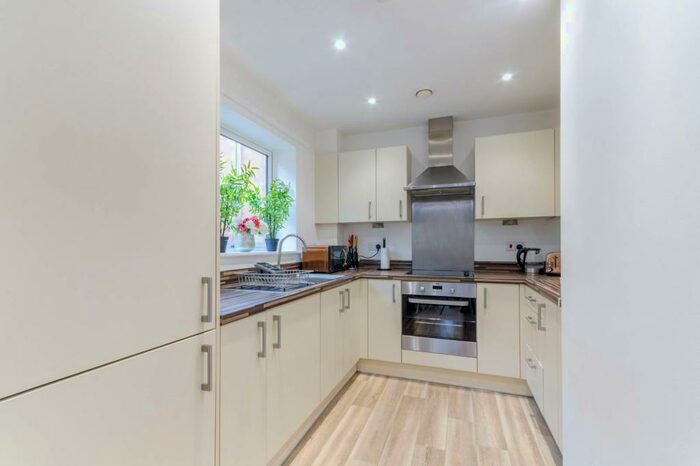 1 Bedroom Flat To Rent In Twill Way, Hackbridge, Wallington, SM6