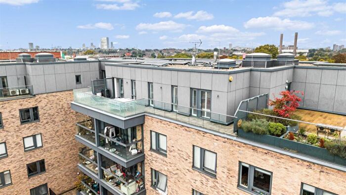 1 Bedroom Apartment For Sale In Neasden Lane, Willesden, London, NW10