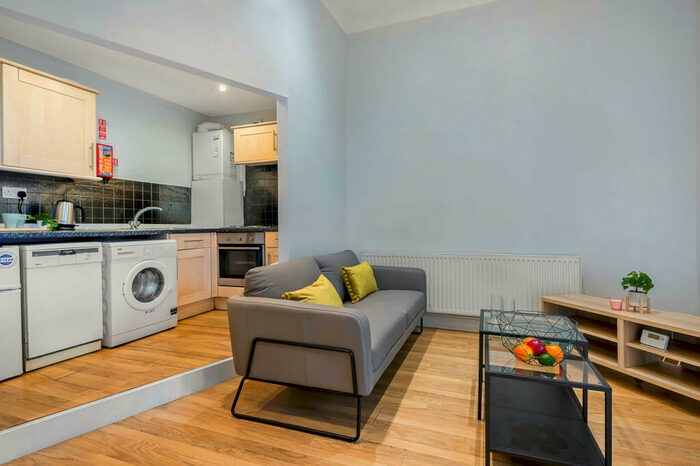 1 Bedroom House To Rent In Hyde Terrace, Leeds, LS2