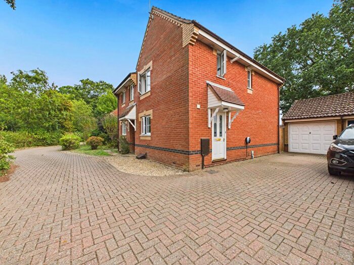 3 Bedroom Semi-Detached House To Rent In Fitzgerald Close, Ely, CB7