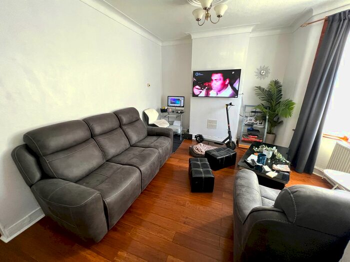 5 Bedroom Terraced House To Rent In Ashville Road, Leytonstone, E11