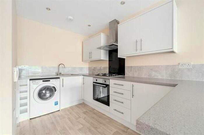 3 Bedroom Maisonette To Rent In Hunters Court, Hunters Way, Leeds, LS15