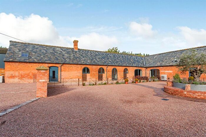 4 Bedroom Barn Conversion To Rent In Broom Hill, Huntley, GL19