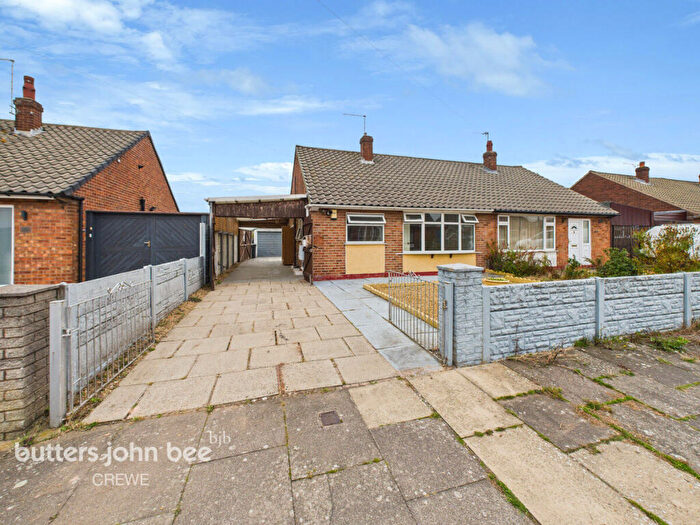 2 Bedroom Semi-Detached Bungalow For Sale In Tennyson Avenue, Crewe, CW1