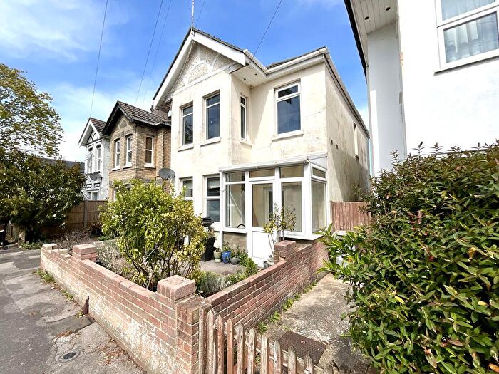2 Bedroom Flat For Sale In Paisley Road, Southbourne, BH6