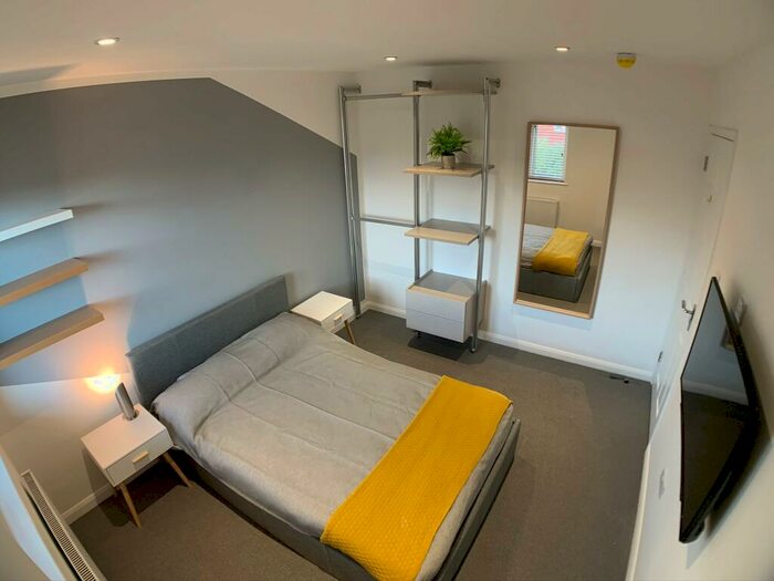 Studio To Rent In Okehampton Road, Exeter, EX4