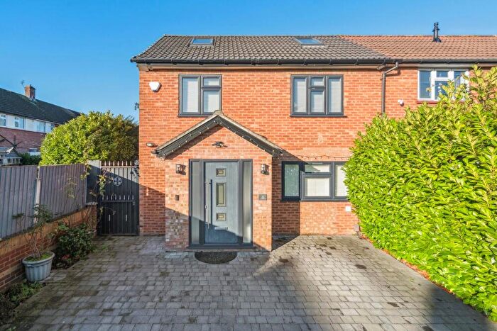 5 Bedroom Semi-Detached House For Sale In St Margarets Close, Iver, SL0