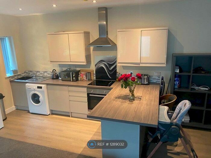 2 Bedroom Flat To Rent In Meadow Road, Beeston, Nottingham NG9