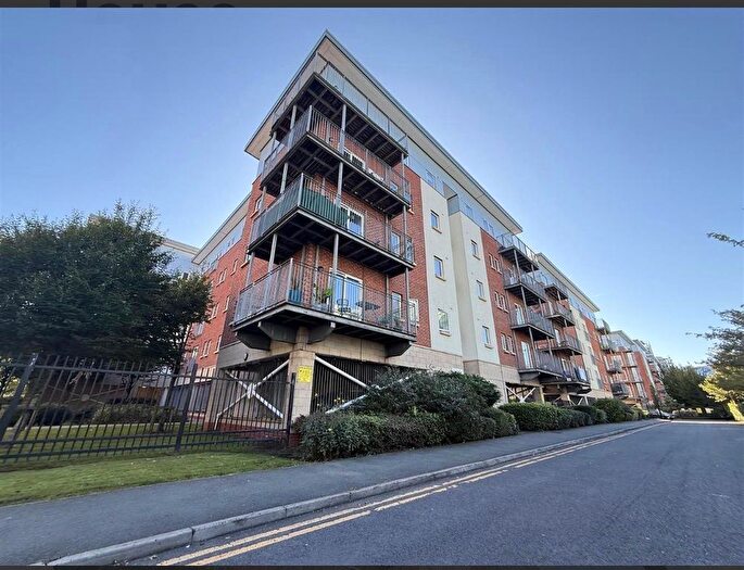 2 Bedroom Flat To Rent In Elmira Way, Salford, M5