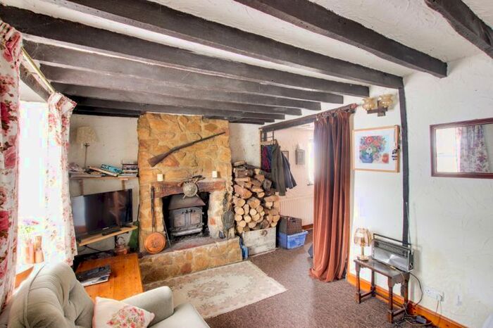 3 Bedroom Terraced House For Sale In Wyke Road, Trowbridge, BA14