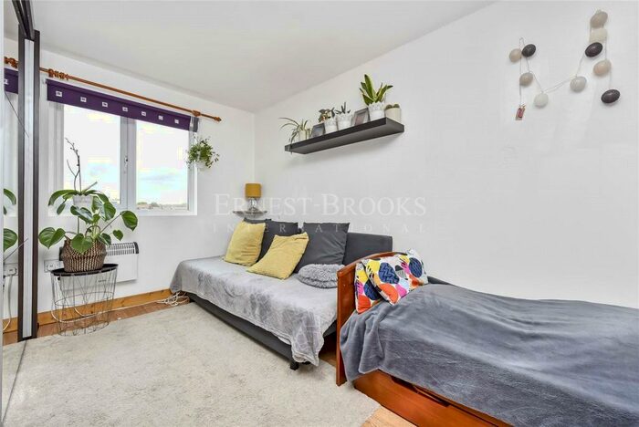 1 Bedroom Apartment To Rent In Barking Road, Plaistow, E13