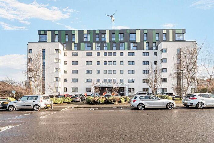 1 Bedroom Flat To Rent In Greenhouse, Leeds, LS11